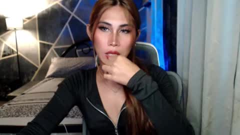 Snapshot of herrafoxx chatting on 02-21-26, 02:34 Davey online show from 02-21-26, 02:34