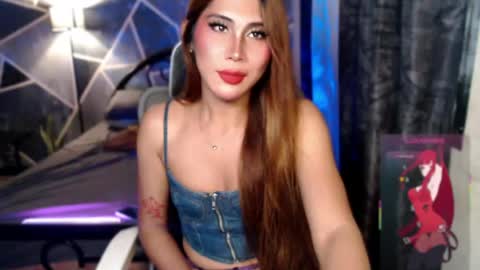 Snapshot of herrafoxx chatting on 05-26-26, 08:27 Davey online show from 05-26-26, 08:27