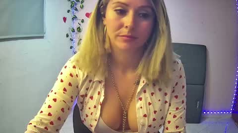 Hestesiaxx online show from 12-11-24, 03:02