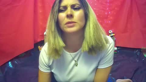 Hestesiaxx online show from 12-22-25, 01:24