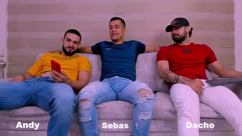 heteros men online show from 02-04-25, 01:38