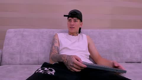 heteros men online show from 02-05-25, 07:53