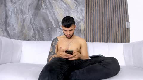 heteros men online show from 02-08-25, 01:43