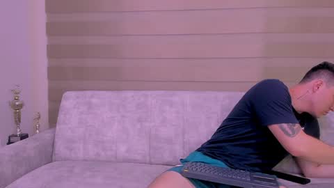 heteros men online show from 02-08-25, 01:44