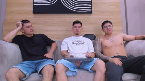 heteros men online show from 04-18-26, 01:09