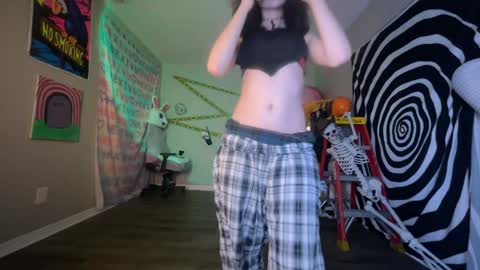 salem online show from 10-24-25, 04:31