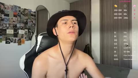 hey_cesard online show from 10-21-25, 04:08