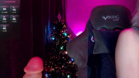 Snapshot of hey_nora_ chatting on 12-27-24, 02:25 Nora online show from 12-27-24, 02:25