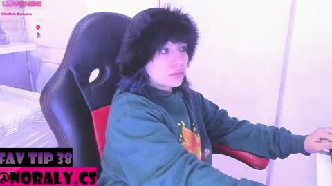 Noraly  online show from 06-09-26, 04:13