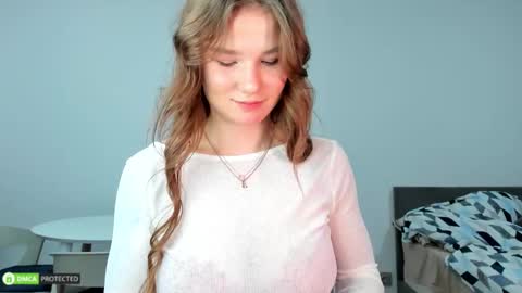 Snapshot of hey_tyankaaaa chatting on 09-19-25, 11:05 Bella 3 online show from 09-19-25, 11:05