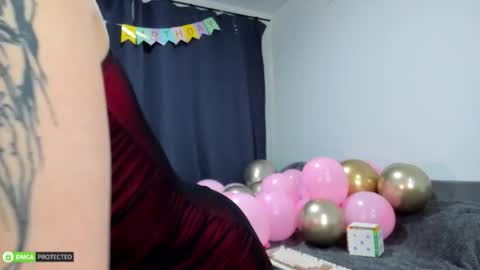 Snapshot of hey_tyankaaaa chatting on 12-02-25, 12:16 Bella 3 online show from 12-02-25, 12:16