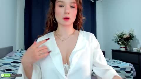 Snapshot of hey_tyankaaaa chatting on 12-14-25, 01:44 Bella 3 online show from 12-14-25, 01:44