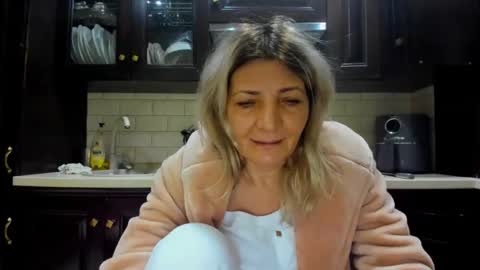 Snapshot of heyheygrey chatting on 12-31-24, 01:04 Heyheygrey online show from 12-31-24, 01:04