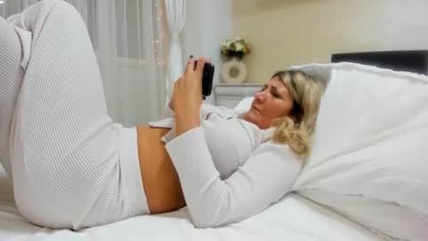 Snapshot of heyheygrey chatting on 01-04-25, 09:52 Heyheygrey online show from 01-04-25, 09:52