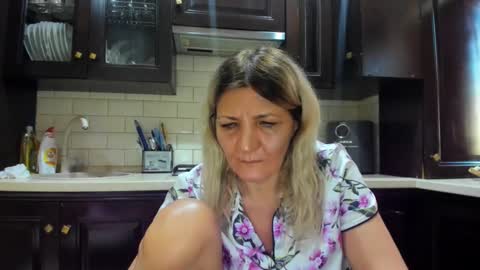 Snapshot of heyheygrey chatting on 01-09-25, 01:02 Heyheygrey online show from 01-09-25, 01:02