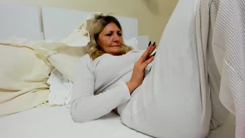 Snapshot of heyheygrey chatting on 01-14-25, 01:47 Heyheygrey online show from 01-14-25, 01:47