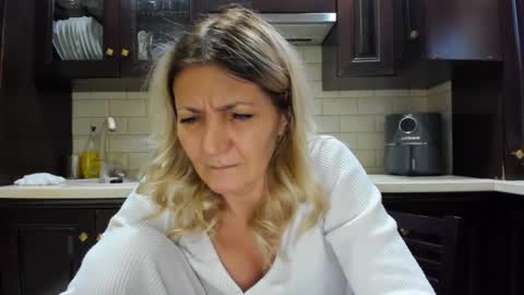 Snapshot of heyheygrey chatting on 01-14-25, 09:35 Heyheygrey online show from 01-14-25, 09:35
