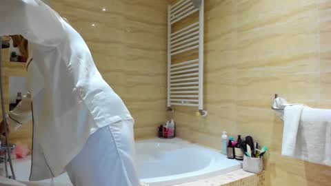 Snapshot of heyheygrey chatting on 01-19-25, 10:39 Heyheygrey online show from 01-19-25, 10:39