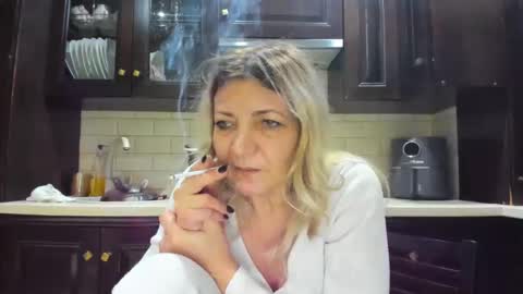 Snapshot of heyheygrey chatting on 01-21-25, 12:04 Heyheygrey online show from 01-21-25, 12:04