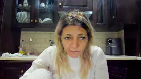 Snapshot of heyheygrey chatting on 01-25-25, 02:15 Heyheygrey online show from 01-25-25, 02:15
