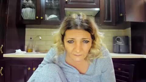 Snapshot of heyheygrey chatting on 01-26-25, 10:45 Heyheygrey online show from 01-26-25, 10:45