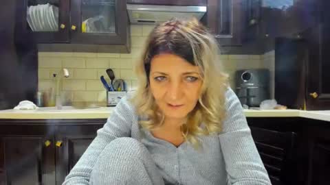 Snapshot of heyheygrey chatting on 01-30-25, 04:55 Heyheygrey online show from 01-30-25, 04:55