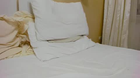Snapshot of heyheygrey chatting on 02-19-25, 04:55 Heyheygrey online show from 02-19-25, 04:55