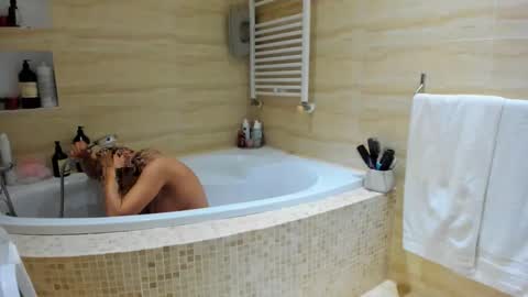 Snapshot of heyheygrey chatting on 02-20-25, 01:51 Heyheygrey online show from 02-20-25, 01:51