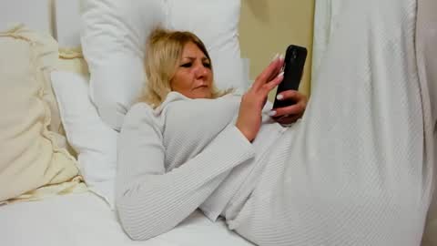 Snapshot of heyheygrey chatting on 02-20-25, 07:52 Heyheygrey online show from 02-20-25, 07:52