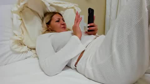 Snapshot of heyheygrey chatting on 02-23-25, 07:38 Heyheygrey online show from 02-23-25, 07:38