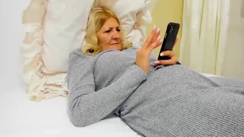 Snapshot of heyheygrey chatting on 03-02-25, 01:04 Heyheygrey online show from 03-02-25, 01:04