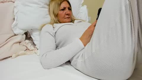 Snapshot of heyheygrey chatting on 03-05-25, 02:01 Heyheygrey online show from 03-05-25, 02:01