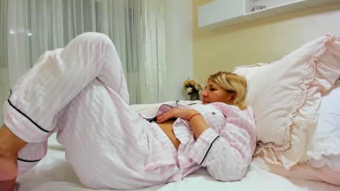 Snapshot of heyheygrey chatting on 03-09-25, 07:48 Heyheygrey online show from 03-09-25, 07:48