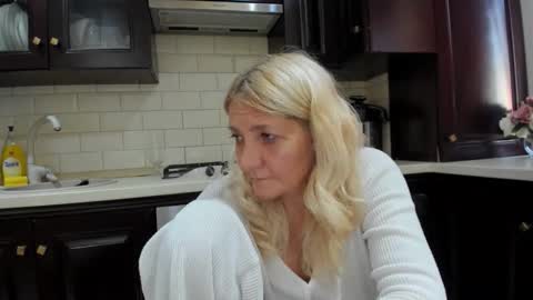 Snapshot of heyheygrey chatting on 09-09-25, 01:43 Heyheygrey online show from 09-09-25, 01:43