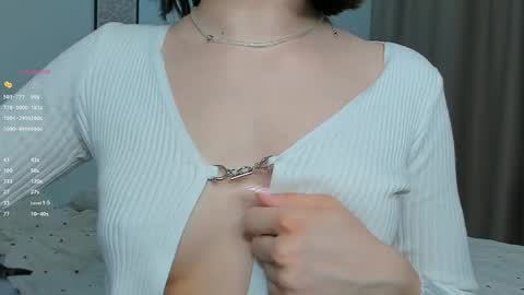 Snapshot of heyim_laura chatting on 03-21-26, 06:44 Laura online show from 03-21-26, 06:44