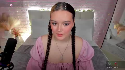 Snapshot of heymarybaby chatting on 09-19-25, 05:09 Amazing Mary online show from 09-19-25, 05:09