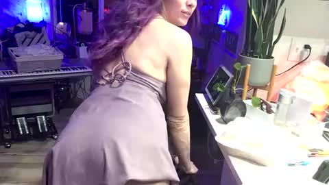 Snapshot of heynicole01 chatting on 01-17-25, 03:34 FlexieFae online show from 01-17-25, 03:34