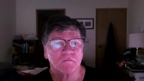 Snapshot of hg99too chatting on 12-17-24, 02:22 hg99too online show from 12-17-24, 02:22