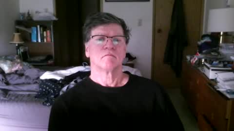 Snapshot of hg99too chatting on 12-18-24, 05:42 hg99too online show from 12-18-24, 05:42