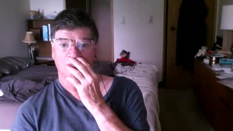 Snapshot of hg99too chatting on 09-13-25, 02:39 hg99too online show from 09-13-25, 02:39