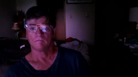 Snapshot of hg99too chatting on 09-14-25, 02:16 hg99too online show from 09-14-25, 02:16
