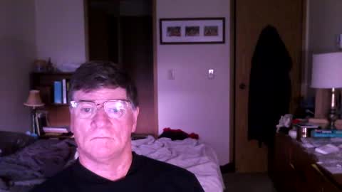 Snapshot of hg99too chatting on 09-15-25, 01:55 hg99too online show from 09-15-25, 01:55