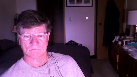 Snapshot of hg99too chatting on 09-21-25, 01:57 hg99too online show from 09-21-25, 01:57