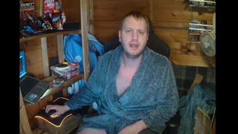 Snapshot of hharveyden chatting on 04-03-26, 11:14 H Dawg online show from 04-03-26, 11:14