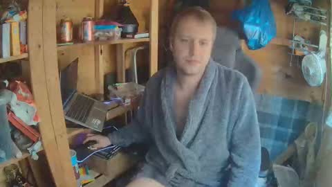 Snapshot of hharveyden chatting on 05-18-26, 08:31 H Dawg online show from 05-18-26, 08:31