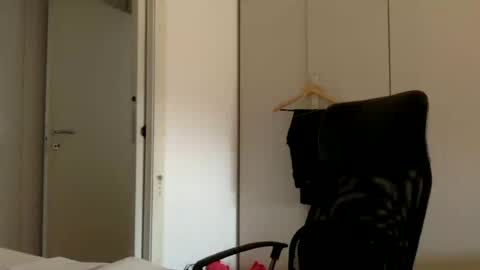 hhombre online show from 06-18-26, 07:52