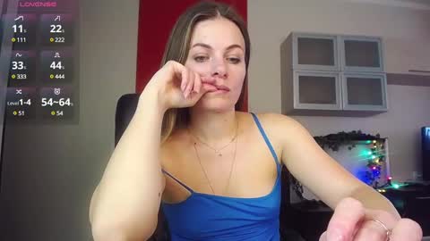 Lina online show from 02-28-25, 11:03