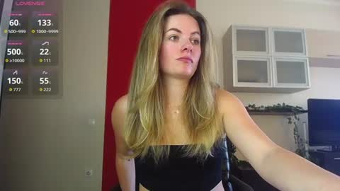 Lina online show from 06-19-26, 10:52