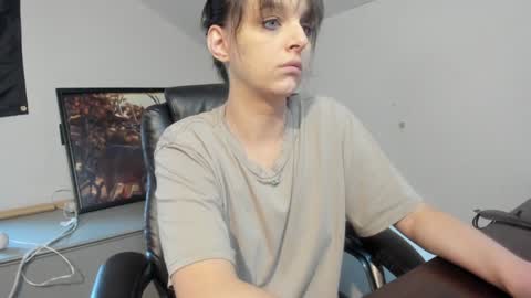 Paige online show from 09-11-25, 01:11