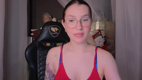 Evangelina or Evie online show from 12-18-25, 12:44